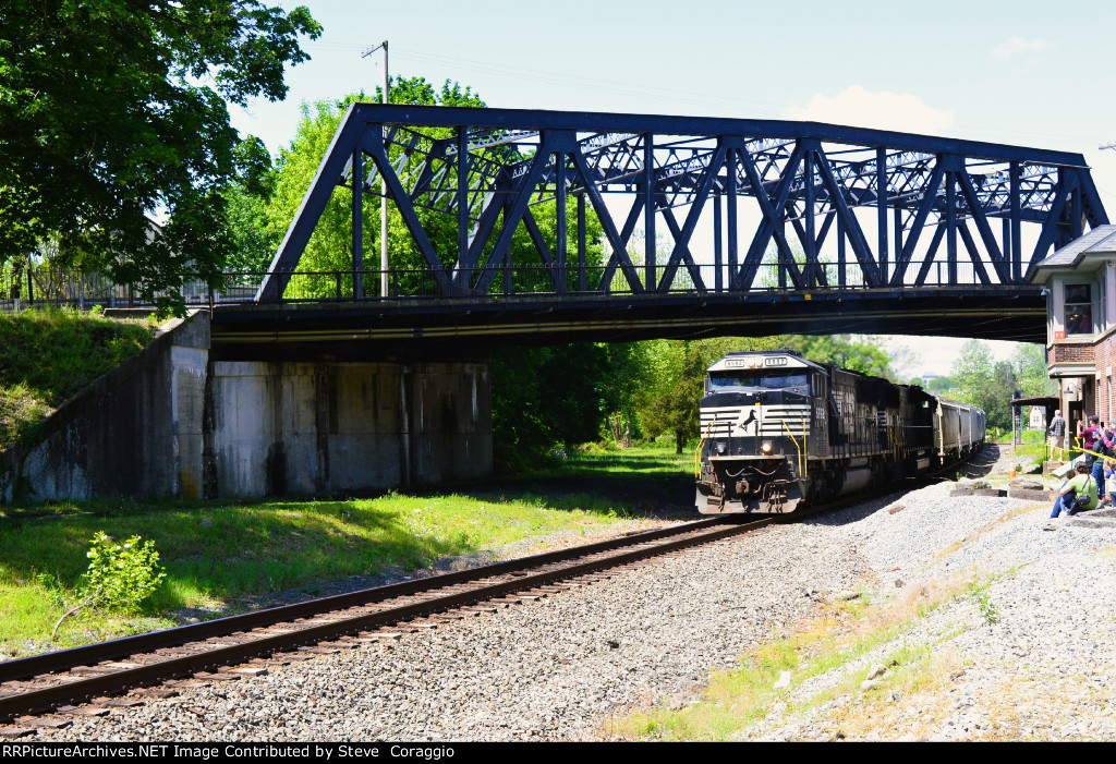 Passing PU TOWER and Railfans